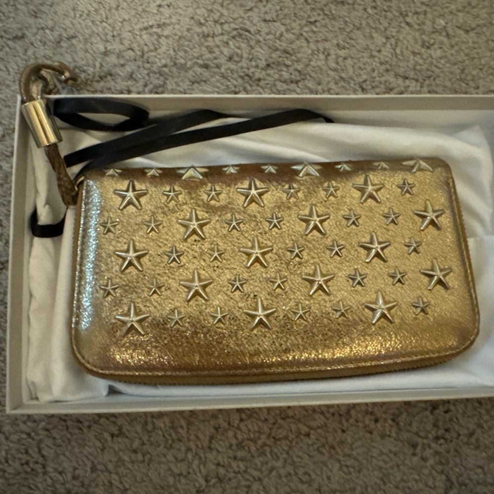 Beautiful Jimmy Choo crackle gold star studded full zip full size wallet